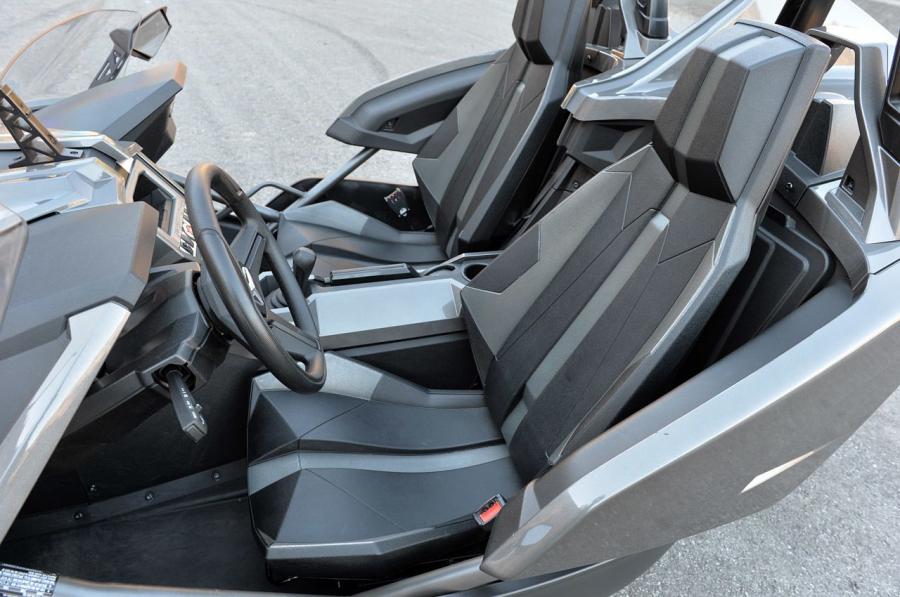 Интерьер Polaris Slingshot 2015 года  (NA) (фото 35 из 41)